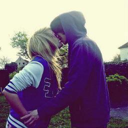 Tweets over liefde, quotes over liefde en leuke liefdeszinnen. Voor iedereen single of taken, druk op follow!
In je hart