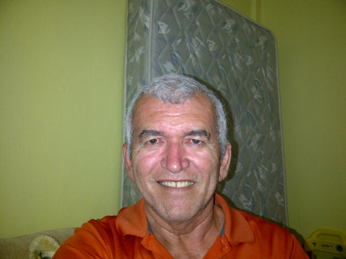 Ingeniero quimico, graduado en la UCV, 1982, profesor universitario jubilado.