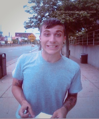 I don't use this anymore, my personal is @jade_ellis97 and that's where frank and gerard replied !!!