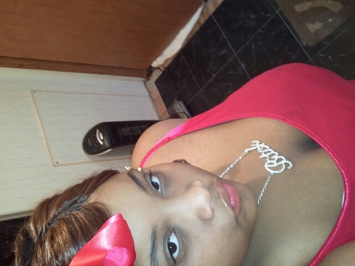 KayKay :) , Kia was here ! *AYYYYE* Gotta Bad ¥ellow bone looking like H•ney Mustard on my team ; follow my Crazy ass »»