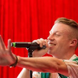 @Macklemore & @RyanLewis, like idols. I'll be eternally in love of them. #Sharkfacegang ever. Can't hold us!