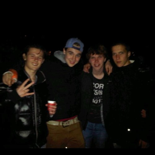 mvdh08's profile picture. • een dag niet gelachen is een dag niet geleefd
• Insta: mvdh08