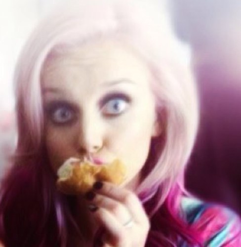 FREE FOLLOW FROM MY ACCOUNT @NarrysWarrior U DONT HAVE TO FOLLOW THIS ACCOUNT