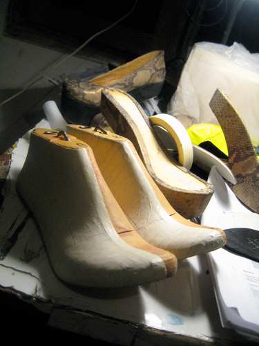Zapatos de diseño de cuero y excelentes terminaciones.