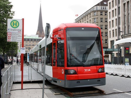 Wir sind so pünktlich, dass wir schon wieder unpünktlich sind! - BSAG Satire-Account