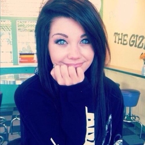 breakingfaux's profile picture. 