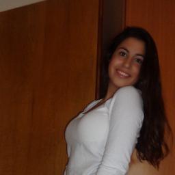 Todavia no entiendo porque  le puse Superlinda12 a mi twitter , nose que me pasaba en ese momento , osea hellow soy muy fea JAJAJAJA