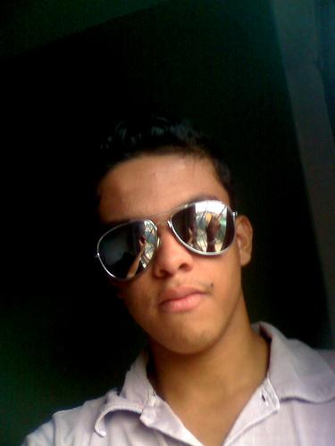 sou amavel,amigo dos verdadeiros e o inferno dos invejosos e recaldadoss!!!!!!!!!!