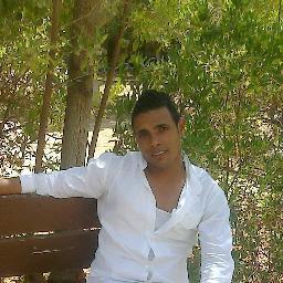 ﻣﻊ ﺃﻧﻲ ﻟـﺂ ﺃﺭﺁﮒ ﻭﺃﺭﻯ ﻋﺸﺮﺁﺕ ﺍﻟﻨﺎﺱِ ﻳﻮﻣﻴﺂ .. !
ﺇﻻ ﺃﻧﻨّﻲ ﻋِﻨﺪﻣﺎ ﺃﺿﻊ ﺭﺃﺳﻲ ﻋﻠﻰ ﺍﻟﻮﺳﺎﺩﻩ
- ﻟـﺂﺃﺗﺬﻛﺮُ ﺳﻮﺍﮒ !