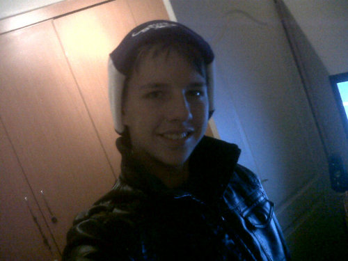 gemi892's profile picture. Swimmer through and through