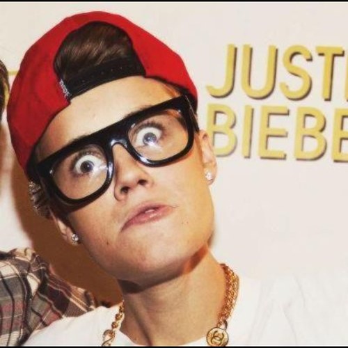 I LOVE Justin Bieber!!! 17/02/2013 best night of my life :0 x 'I love the fox and the hound' -JB! my dream is to meet Justin!! Follow me and tweet for a follow!