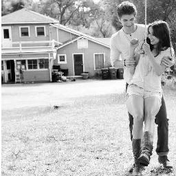 _PLLFrance's profile picture. Cause two can keep a secret
If one of them is dead. #PLLFans