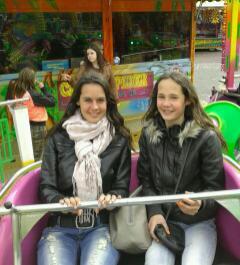 single,12 jaar,woon obl hou van me vrienden,vriendinnen en hou ook van bakken  loveyou xx