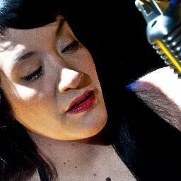 Aprendiz de artista y Cantante... Mas china que el chaulafan!
