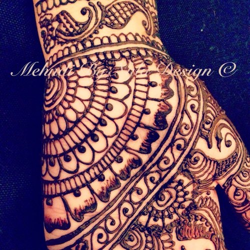 Professional henna design company specialising in arabic & indian designs for weddings and other special occasions... 
Email: mehndibynyla@gmail.com