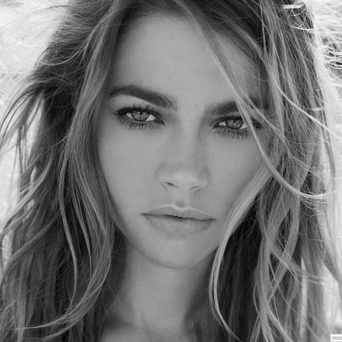 AleLimanov's profile picture. Мне нравится читать интересные книги, слушать качественную музыку и смотреть фильмы и сериалы. Люблю гулять, вечеринки и танцы, а также домашних животных.