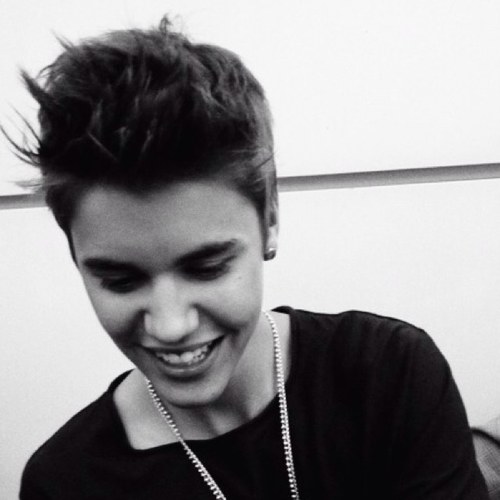 bio é vida e eu vou resumir a minha: @justinbieber