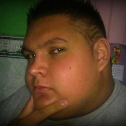 SOY MUY PURA VIDA ROMANTICO CARIÑOSO RESPETUOSO etc... UN BUEN HOMBRE :D