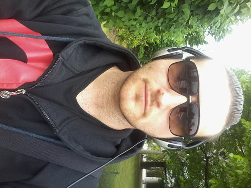 VRussomando's profile picture. 