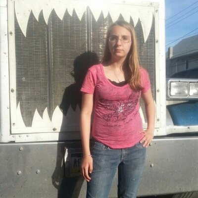 Profile Picture of Nicole Elizabeth (@NicoleCoffin) on Twitter