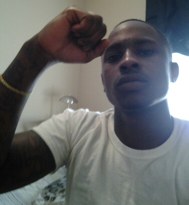 tupacpp23's profile picture. waiting on a pound of money