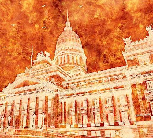 El vigilante fascistoide que la patria necesita.
Un llanero solitario en contra de los políticos y sindicalistas corruptos.