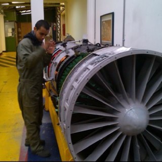 af_ruizm's profile picture. Ingeniero Aeronautico , Amo la aviacion, mi sueño y motivación.
INSTAGRAM @andresfrm -Piloto de pruebas de aviones de papel-