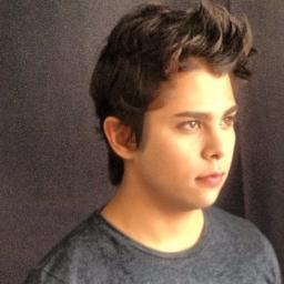 FC dedicado ao cantor e compositor @viannarenato (#MeninoDaVozBonita), moderado por @anne_bernardiis ! Seguido por ele... Sigo todos de volta :))