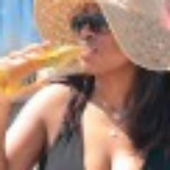 nuthinbetta2do's profile picture. A starving artist, jokester, ordinary chickey! follow me on instagram @ dinaoneluv