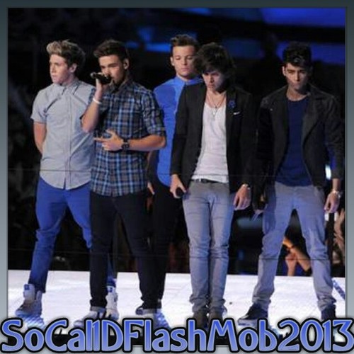 A group of fans putting together a Flashmob for LA directioners. Its going to be huge! If you will like to be apart of it just tweet me. http://t.co/da4TscUiUQ