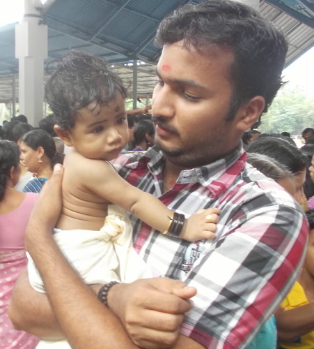 COOL,SIMPLE ENNOKE KALAV PARAYAN VAYYA....ITHIRI DESHYAKKARANAAA...OTHIRI ISHTAVUMUND..