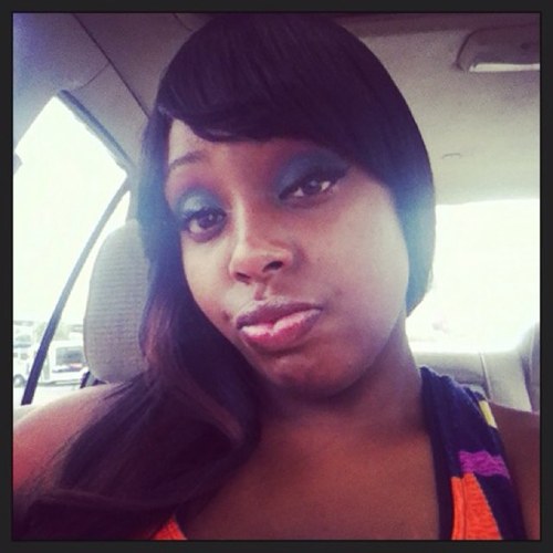 Mrz_WifeyType's profile picture. Yu only get one shot @ life make da best of it..ma hustle by all means..ii work, go to skool, n imma single mama #TEAMINDEPENDENTBOSS #FoLLoWmE.iI.fOlloWback