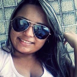 Não negue, apareça. Seja forte. Porque é preciso coragem para se arriscar num futuro incerto. ;)