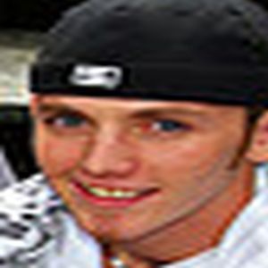 W05C's profile picture. I'm loving life, that's whHugh Williamsy life is loving me back.