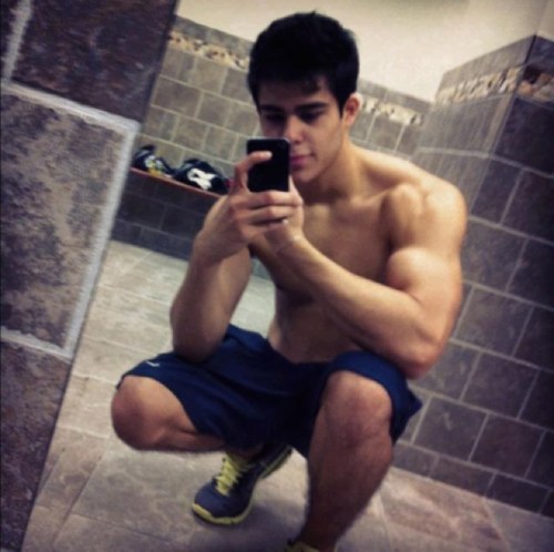 JhonCRT's profile picture. 