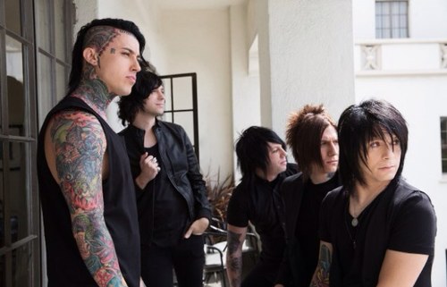 We are the Australian Fans of Falling In Reverse. One Day we shall see our FIR Boys upon our Golden Shores!
Instagram: @FIRFansAustralia