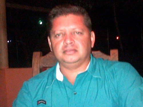 Revolucionario...por Siempre... Productor agrícola, Ingeniero Agrícola, Abogado, Profesor del IUTLL... Político...