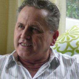 mypickofbooks's profile picture. 