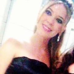 Basta um sorriso sincero para fazer alguém feliz.