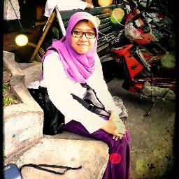 tak hanya bisa merias wajah tapi juga dapat merias hati dan sikap kita, menjadi seseorang yg cantik luar dan dalam...
