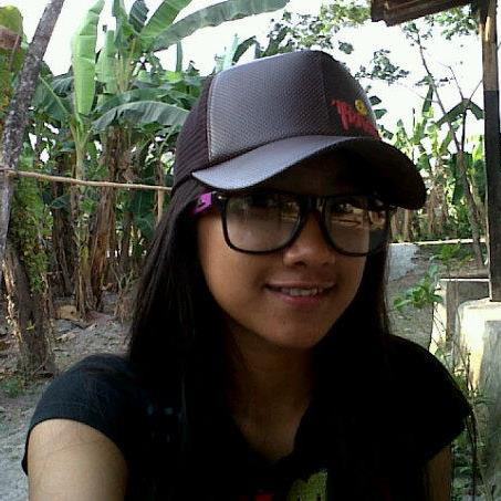 AstriYunyun's profile picture. 