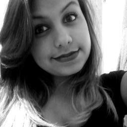 Geminiana; boba; irônica; sarcástica; 
Quer saber mais ? FOLLOW-ME (:
http://t.co/VTXfAAHY