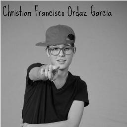 Amo  a @lilchris_06 & a @_cinthhya :)