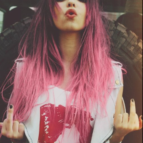 Yeah its a subtweet(: Bitch dont laugh... Im talking about you!
