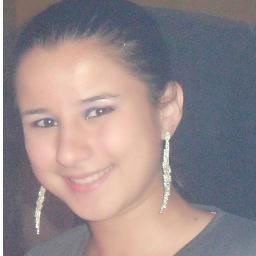 Outra vez, meu coração te procura,
outra vez, a solidão me tortura
e eu aqui com essa saudade bandida,
falta amor, falta você, minha vida.