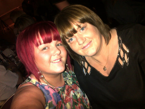 Hi there im lynn im34 live in airdrie scotland with my man scott my twin 6 year old boys and my 12 yr old daughter jodi xxxx