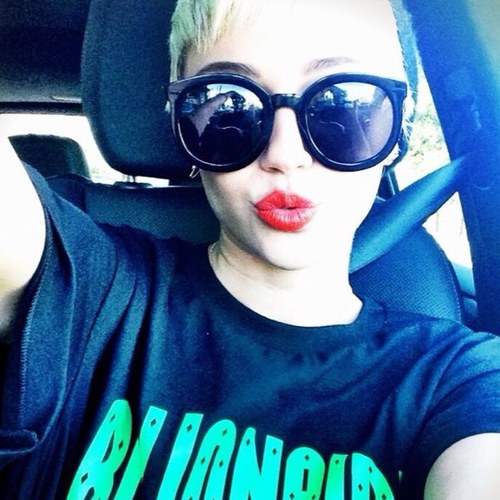 I'm a big fan of miley cyrus. I love her.