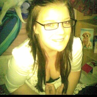 Janoskianator.
Directioner.
Im 19.
Teagen.

Luke is hot :)