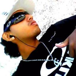 Gosto daquilo que me desafia. O fácil nunca me interessou, já o obviamente impossível sempre me atraiu — e muito... FACE: josenilson souza ;)