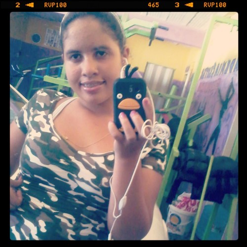 Taurina ; Tenho 14 anos ;P
  *{ alegre , Divertida & Muito  Orgulhosa *} o.O